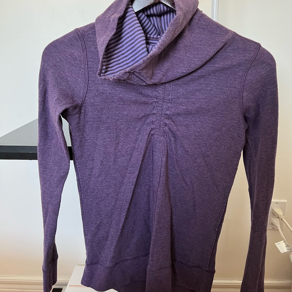 In a cinch long sleeve tee - Lululemon - Picture 4 of 5